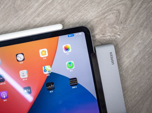 这才是iPad Pro第二好用的配件：一口变多口，还能外接显示器 图8