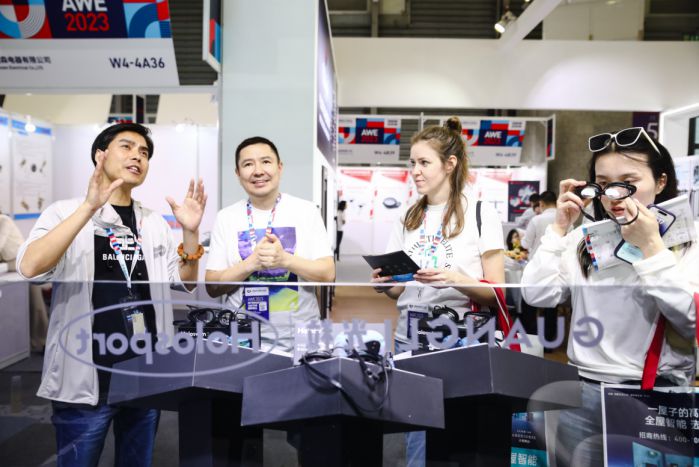 光粒科技亮相AWE 2023展会,Holoswim2智能泳镜沉浸式领航 图4