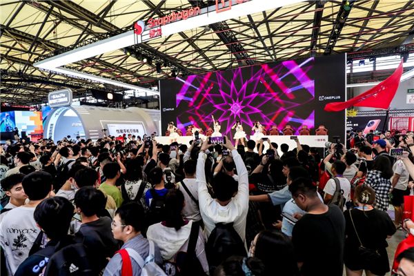 ChinaJoy 2023开幕,一加携全新性能战略亮相 图2