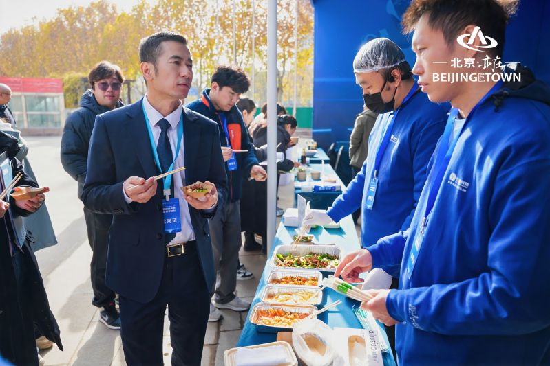 能乘梯、会协作、懂配送,云迹科技在智慧酒店机器人大赛“多面开花” 图3