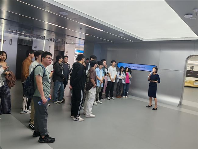 三诺智慧声谷迎来高校学子研学实践，AI+智造黑科技点燃青年创新梦