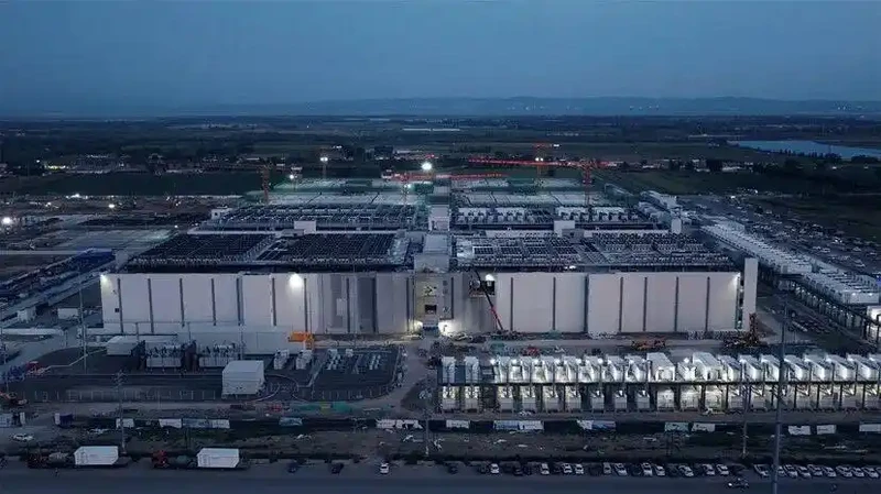 远景科技乌兰察布2GW AI算力基地投产：中国最大单体AI数据中心，绿电直连
