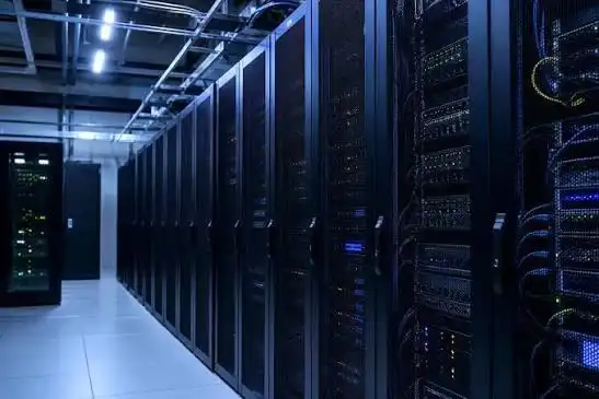 英伟达通知客户AI芯片与服务器涨价超15%，内存成本占比超八成