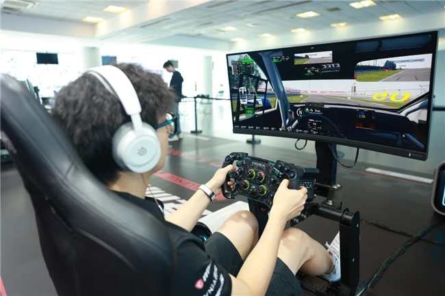 疾速燃动赛场,热血逐梦青春!EVNIA弈威实力护航MOZA&CTCC大学生模拟赛车锦标赛 图7