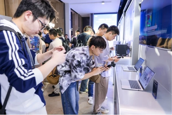 以算力为基,华硕破晓携手英特尔驱动AI办公体验革新 图8